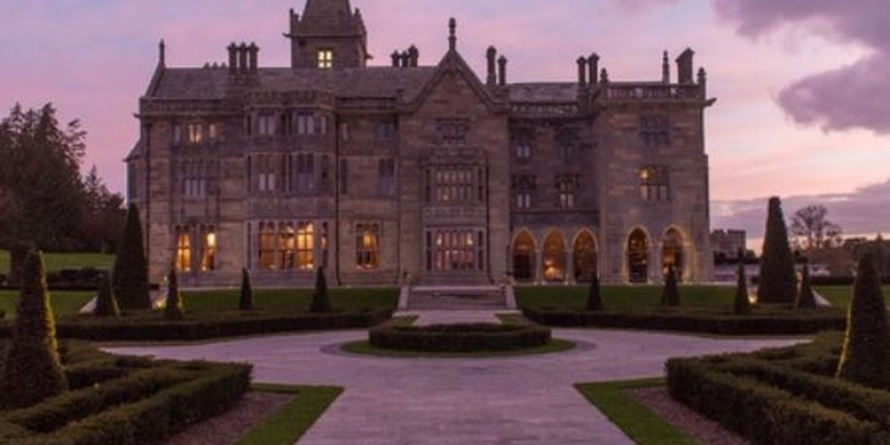 Sontay is to the manor born