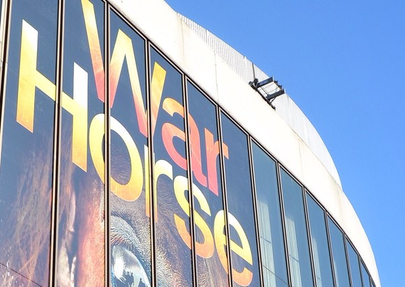 Sontay takes centre stage at the new London theatre